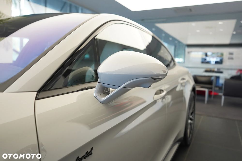 Porsche Panamera - 32