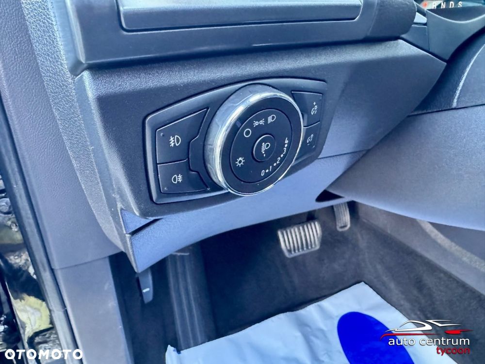 Ford Mondeo - 32