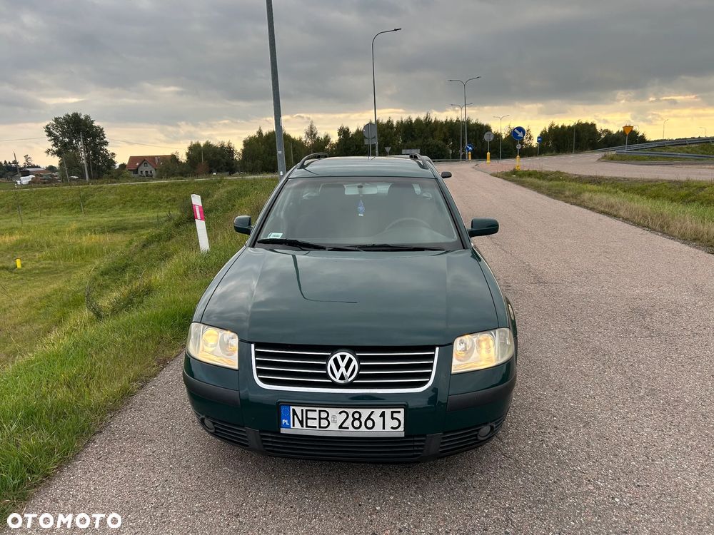 Volkswagen Passat - 1