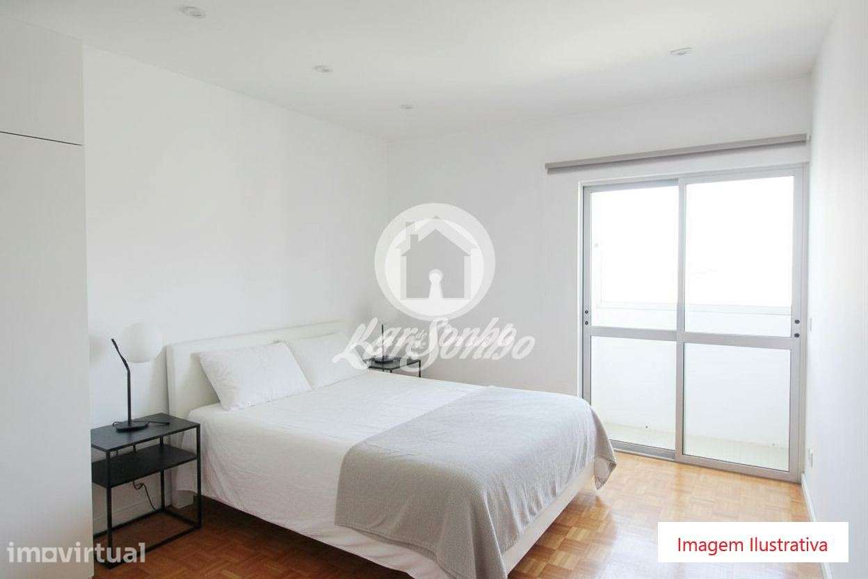 Apartamento T3 a 500m da Praia na Póvoa de Varzim - ARRENDADO até 2027 - Grande imagem: 4/13