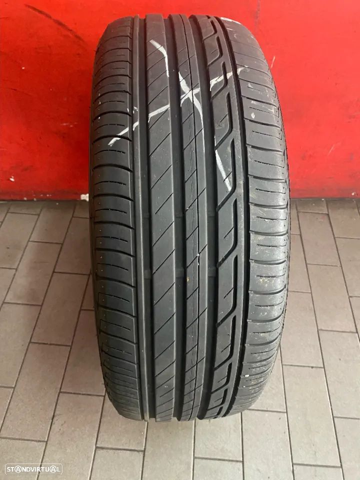 1 Pneu 215/60/16 Bridgestone Turanza T001 de 2020 com mais de 95% de piso - 1