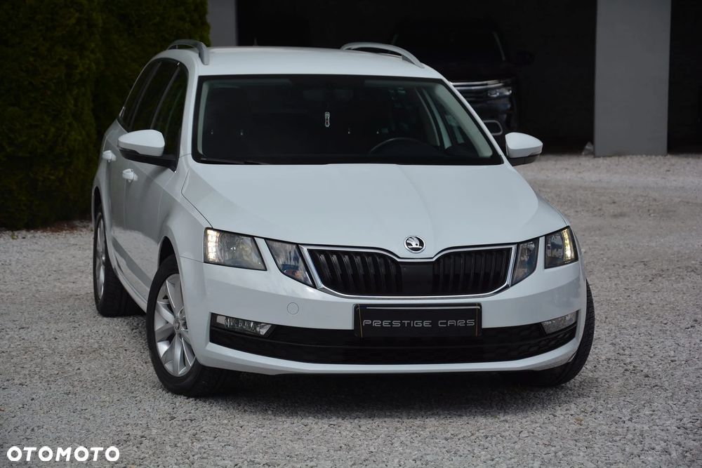 Skoda Octavia 1.6 TDI DSG Ambition - 1