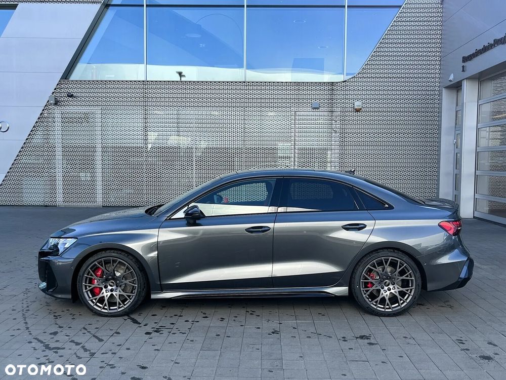 Audi RS3 Limousine - 16