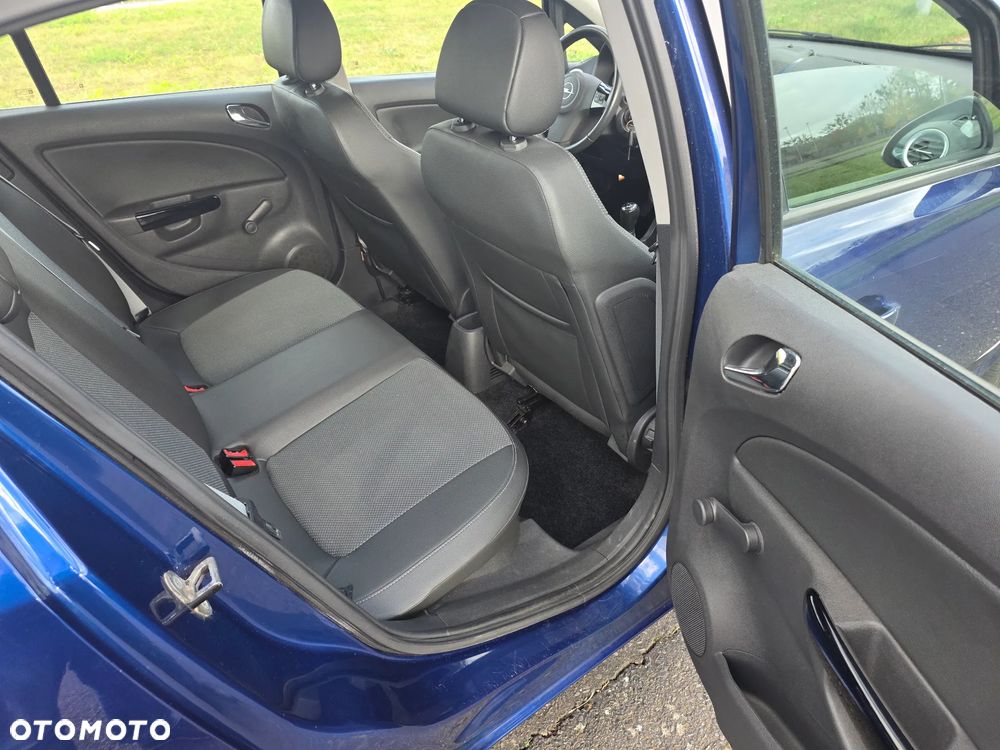 Opel Corsa 1.4 16V Cosmo - 15