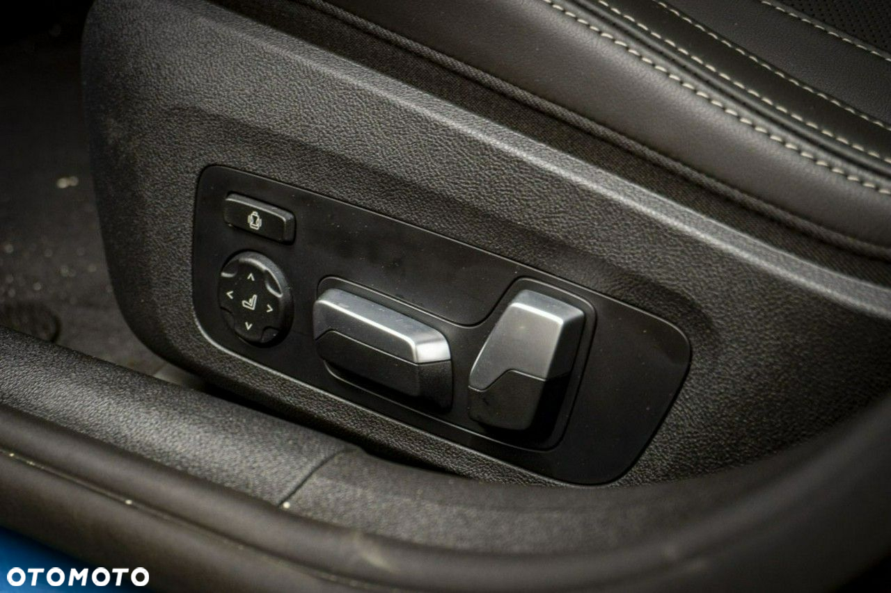 BMW Seria 8 - 11
