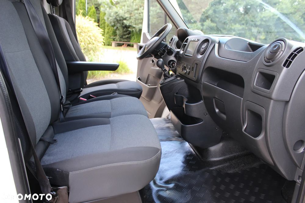 Nissan NV400 - 22