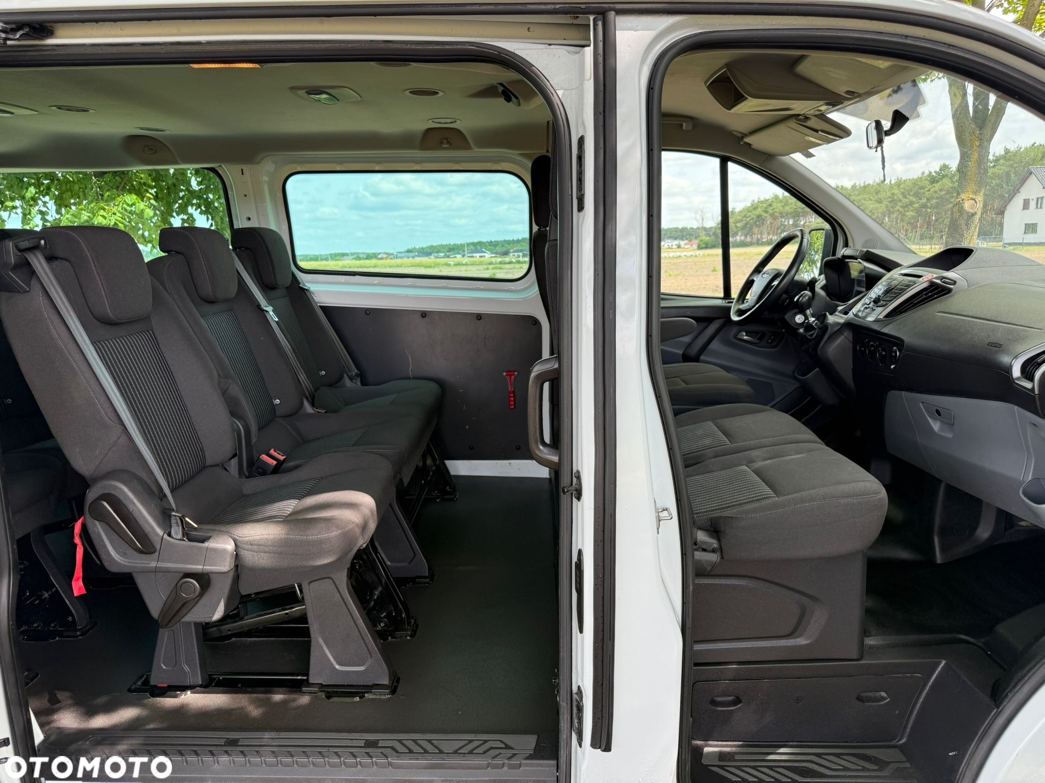 Ford Transit Custom 290 L2H1 Ambiente - 11