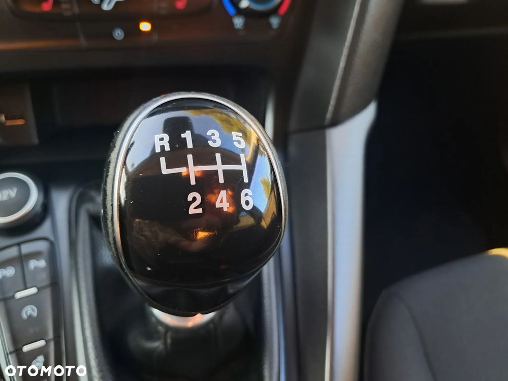 Ford Focus ver-1-5-ecoboost-start--stopp--system-business-edition - 28