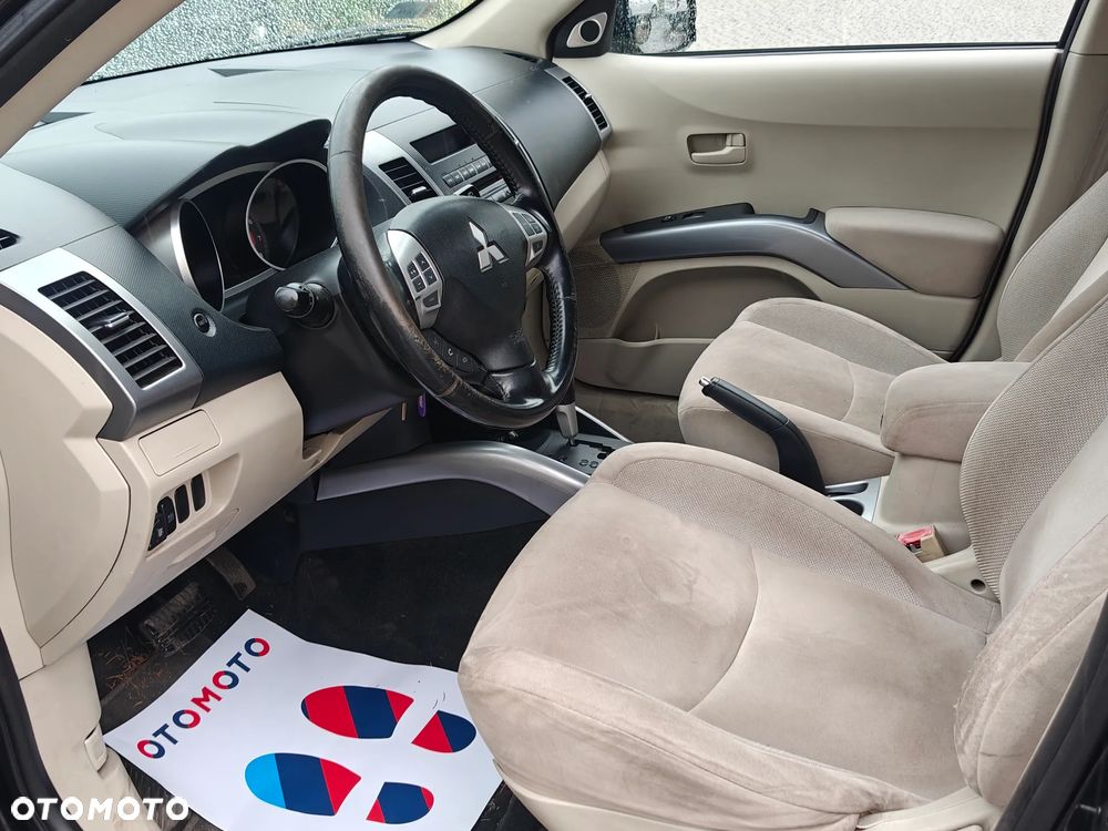 Mitsubishi Outlander 3.0 V6 LS 2WD - 7