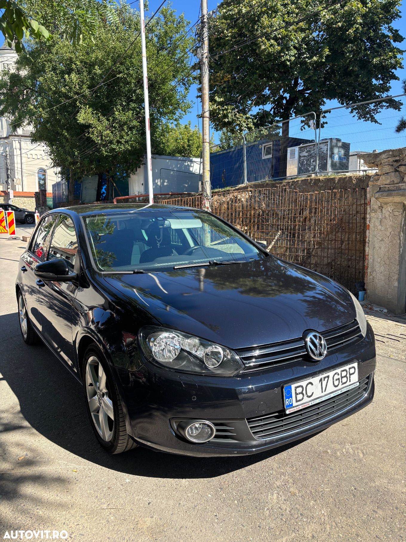 Volkswagen Golf - 1