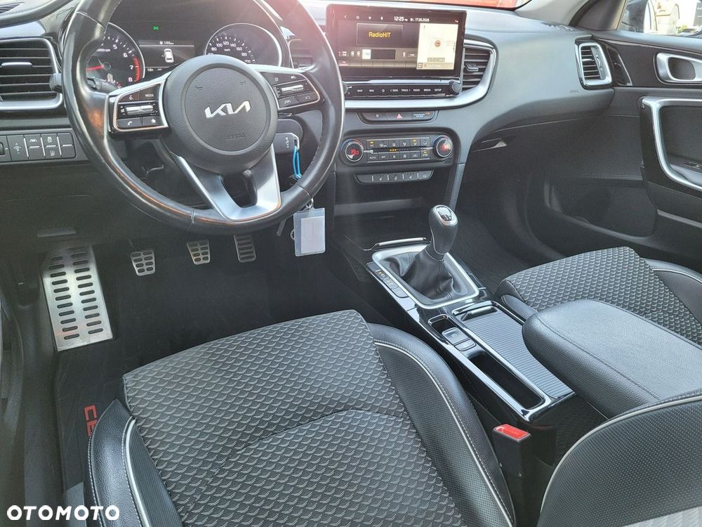 Kia Ceed 1.5 T-GDI Business Line - 13