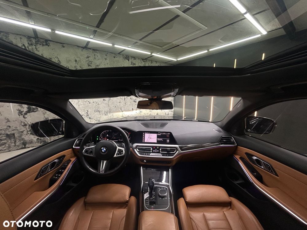 BMW Seria 3 330i M Sport - 6