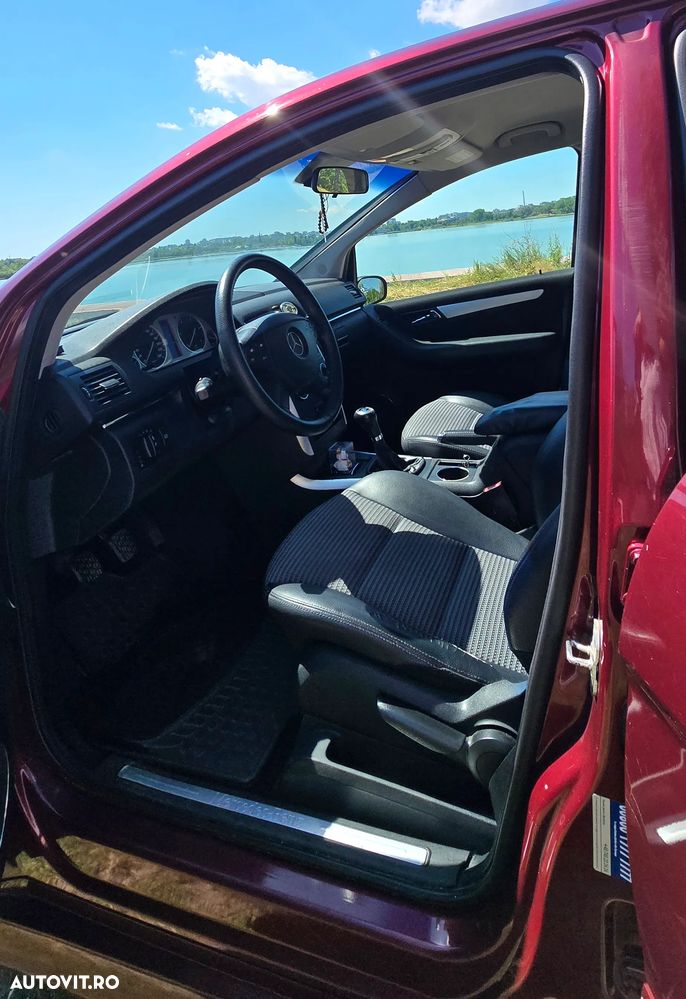 Mercedes-Benz B 200 CDI - 8