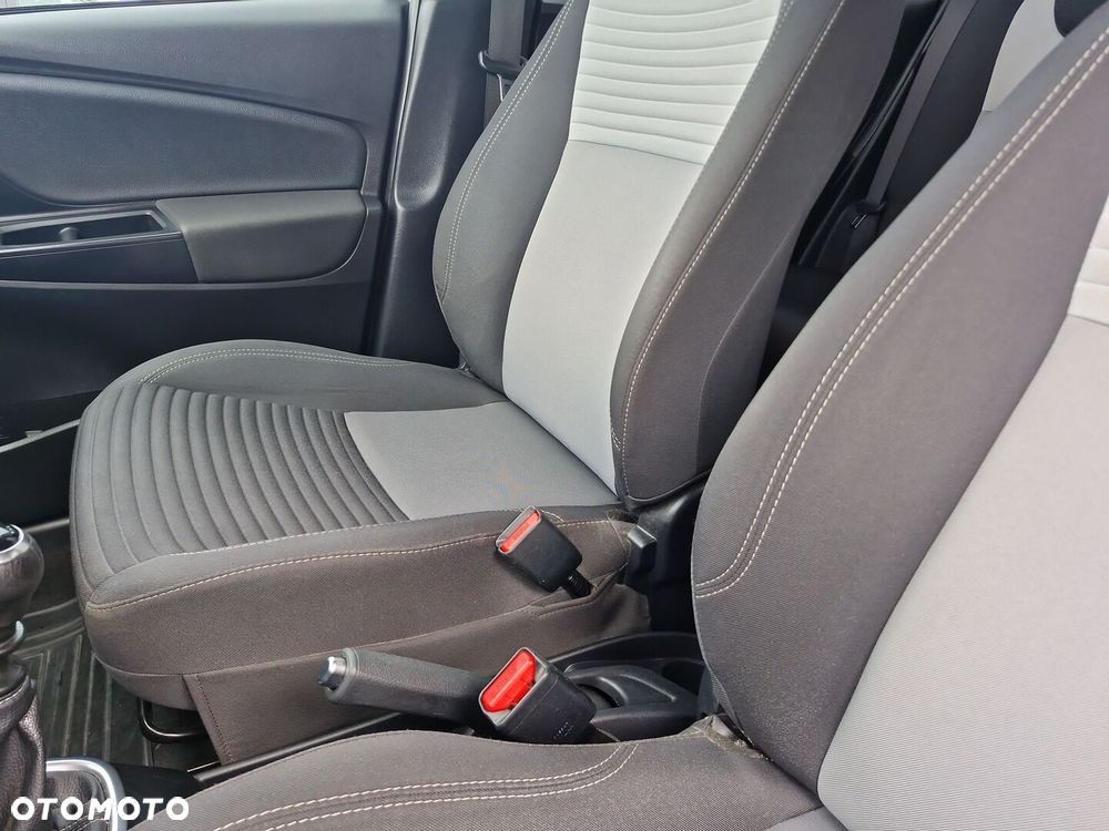 Toyota Yaris - 16