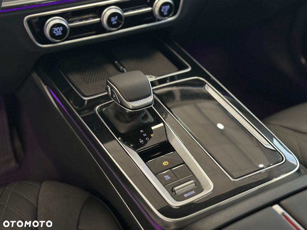 Hongqi HS5 2.0T Executive AWD - 13