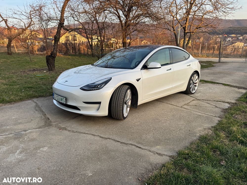 Tesla Model 3 - 3