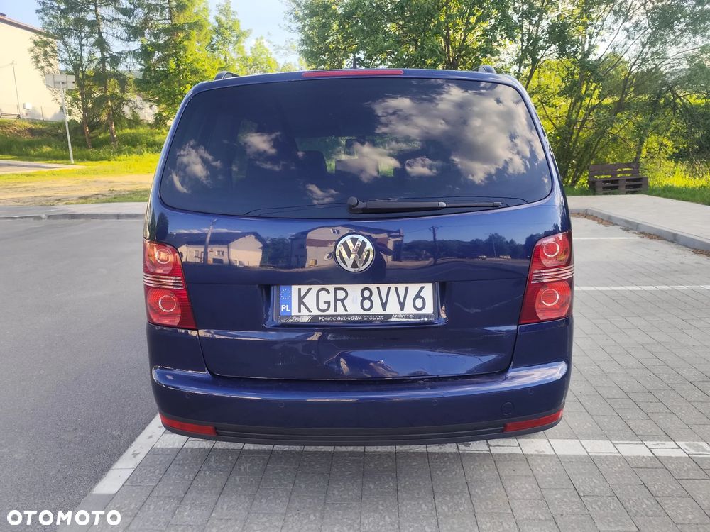 Volkswagen Touran 2.0 TDI DPF Highline DSG - 4