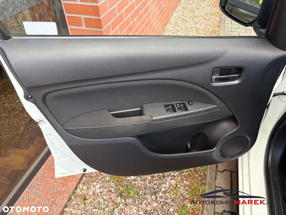 Mitsubishi Space Star 1.2 Intense SDA CVT - 18