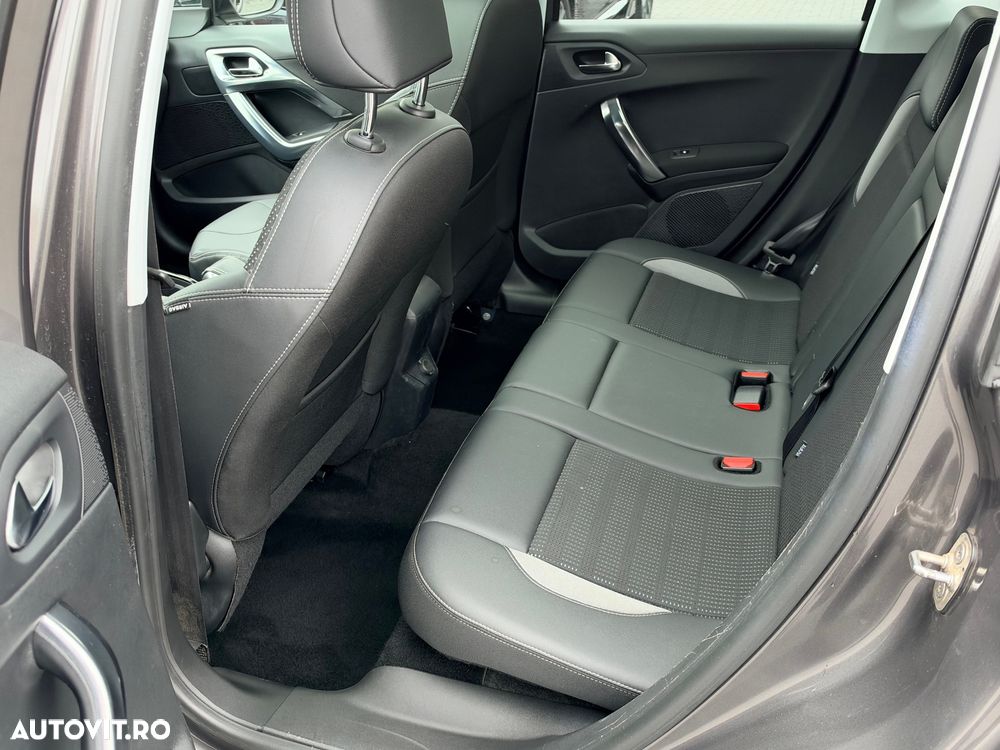 Peugeot 2008 PureTech 82 Style - 15