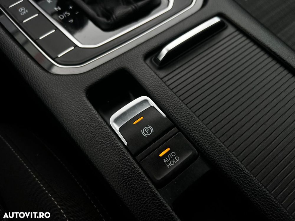 Volkswagen Passat - 16