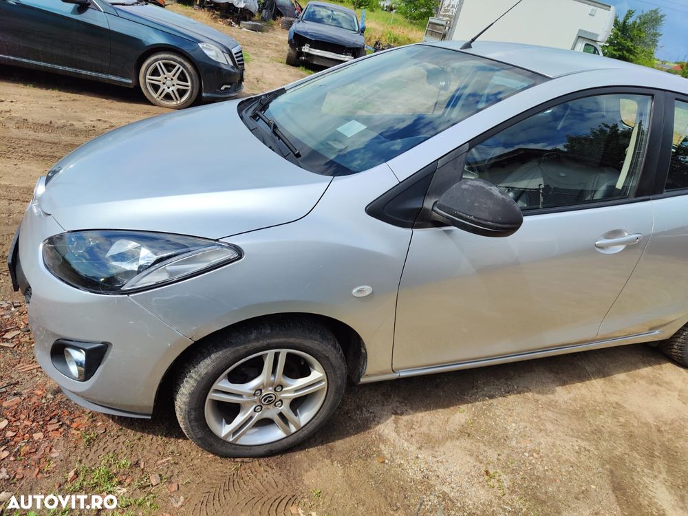 Mazda 2 - 10