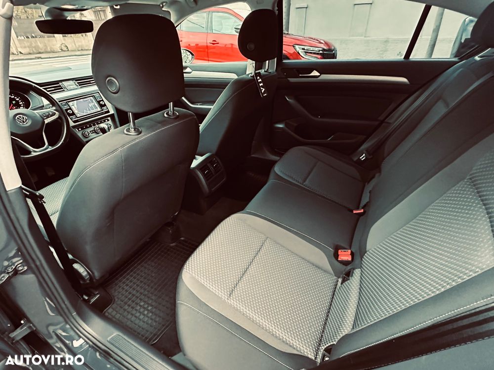 Volkswagen Passat 1.6 TDI DSG Comfortline - 13