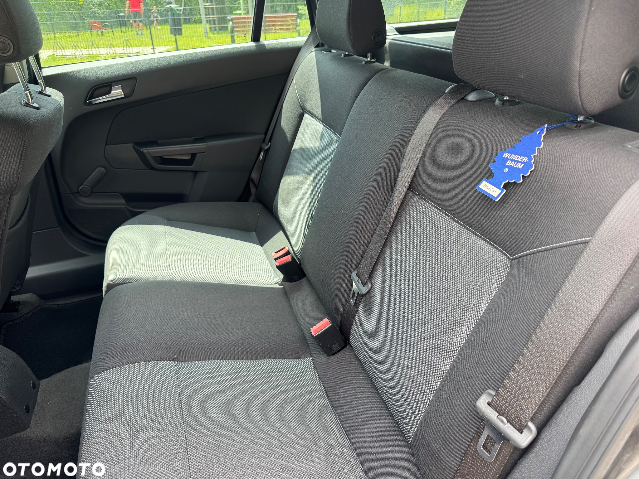Opel Astra 1.6 Caravan - 18