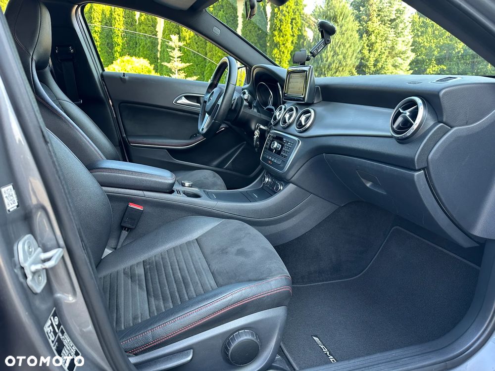 Mercedes-Benz GLA 250 7G-DCT - 31