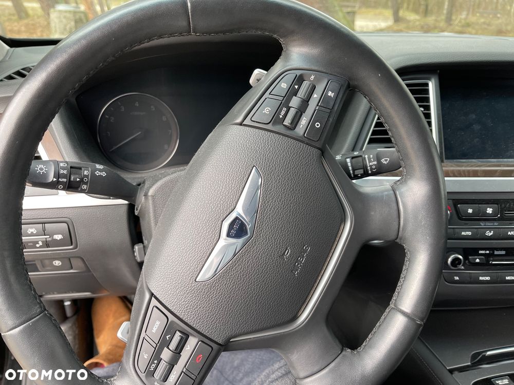Hyundai Genesis - 7