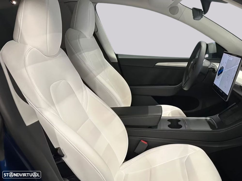 Tesla Model Y - 15