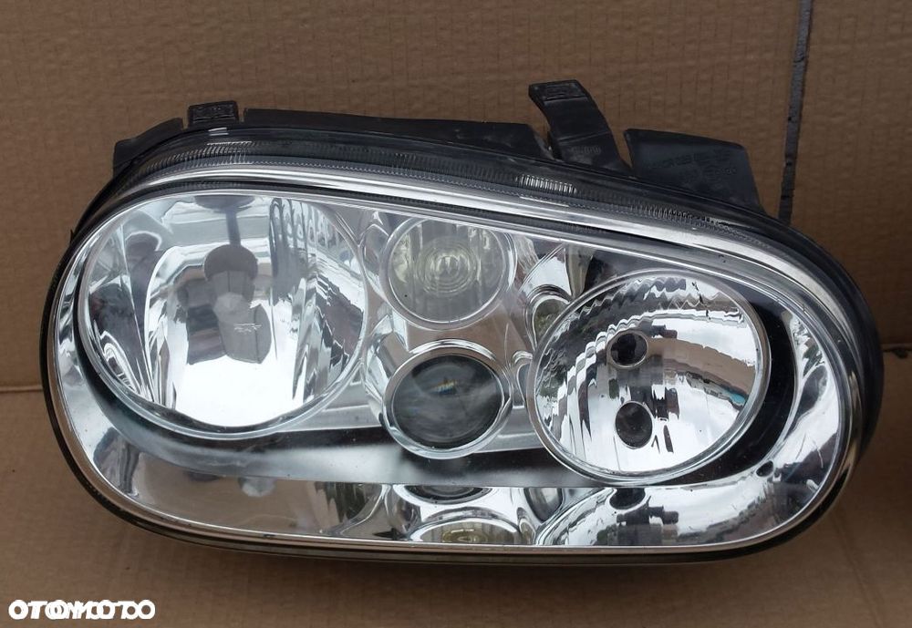 Reflektor prawy Lampa prawa VW Golf IV 1998- - 1