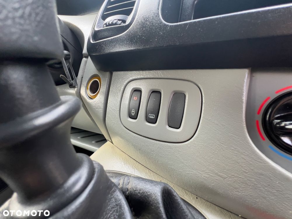 Opel Vivaro - 22