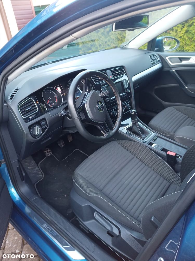 Volkswagen Golf - 9