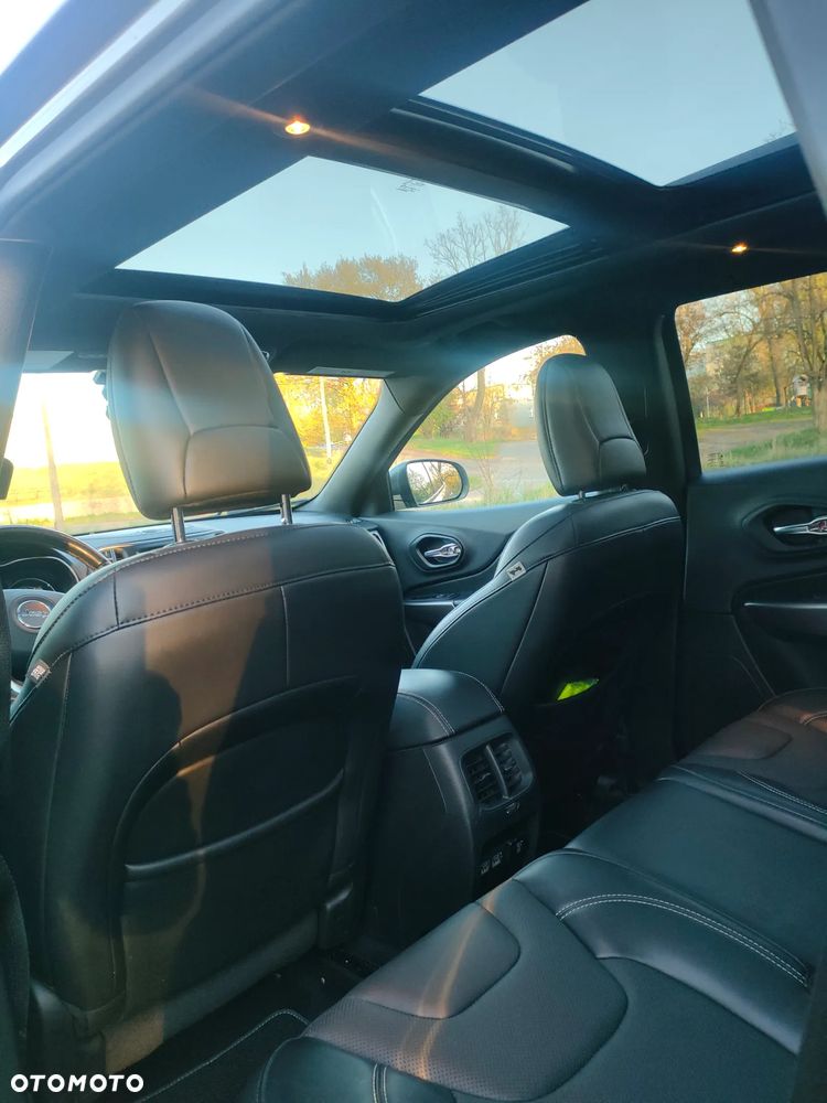 Jeep Cherokee - 15