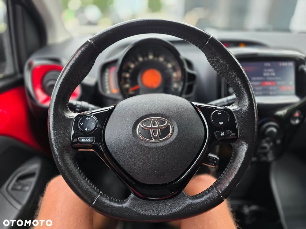 Toyota Aygo 1.0 VVT-i JBL Edition - 11