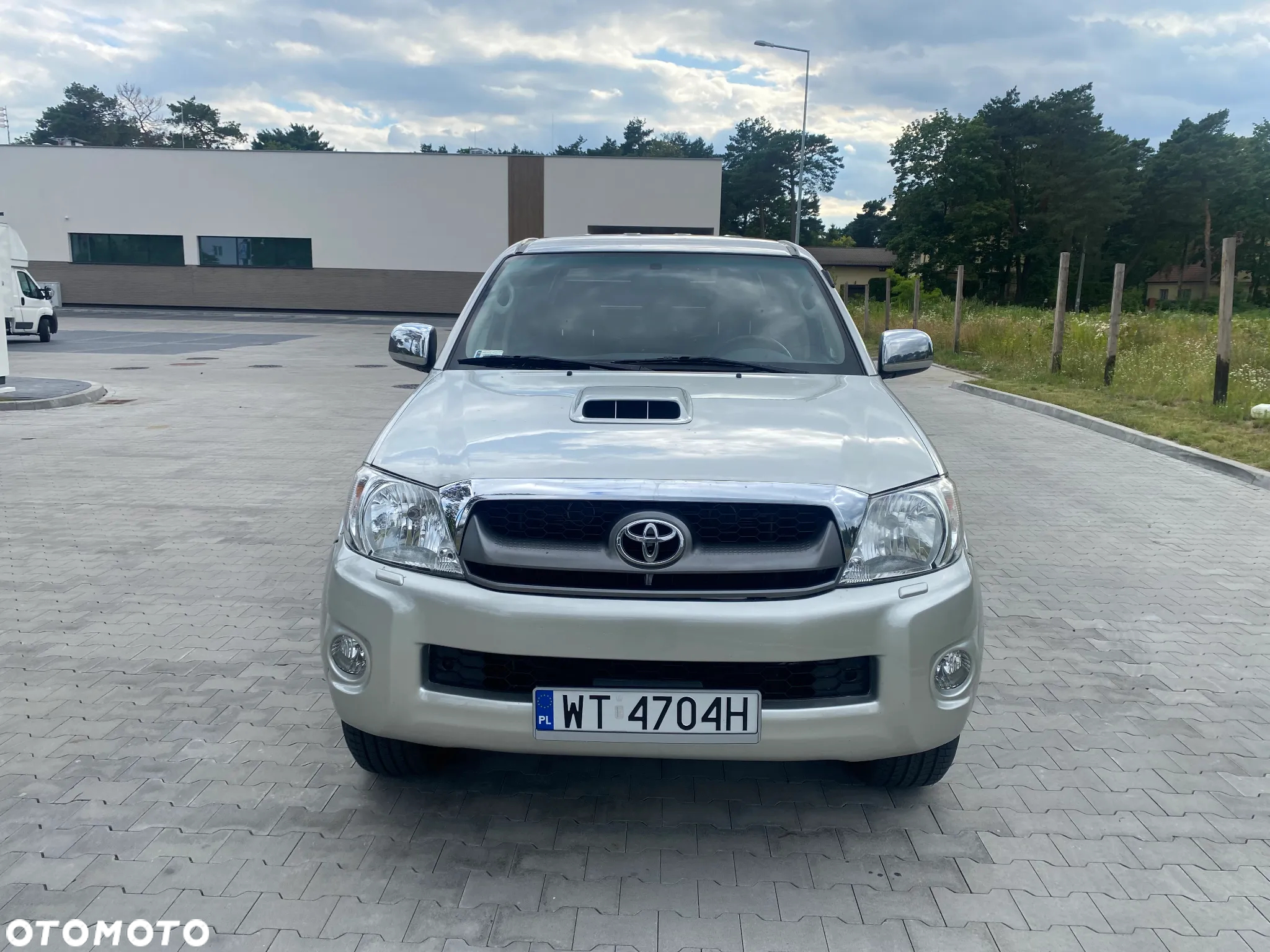 Toyota Hilux 3.0 D-4D Sol - 2