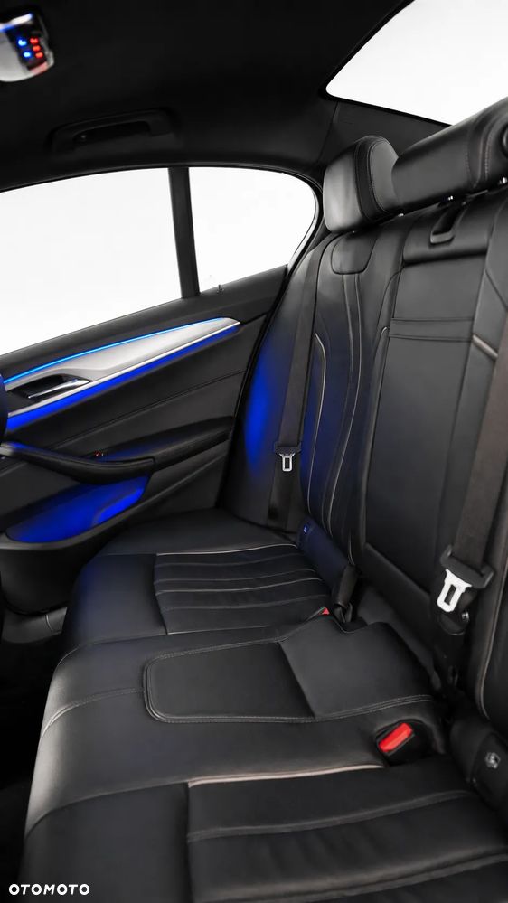 BMW Seria 5 520d M Sport Edition - 11