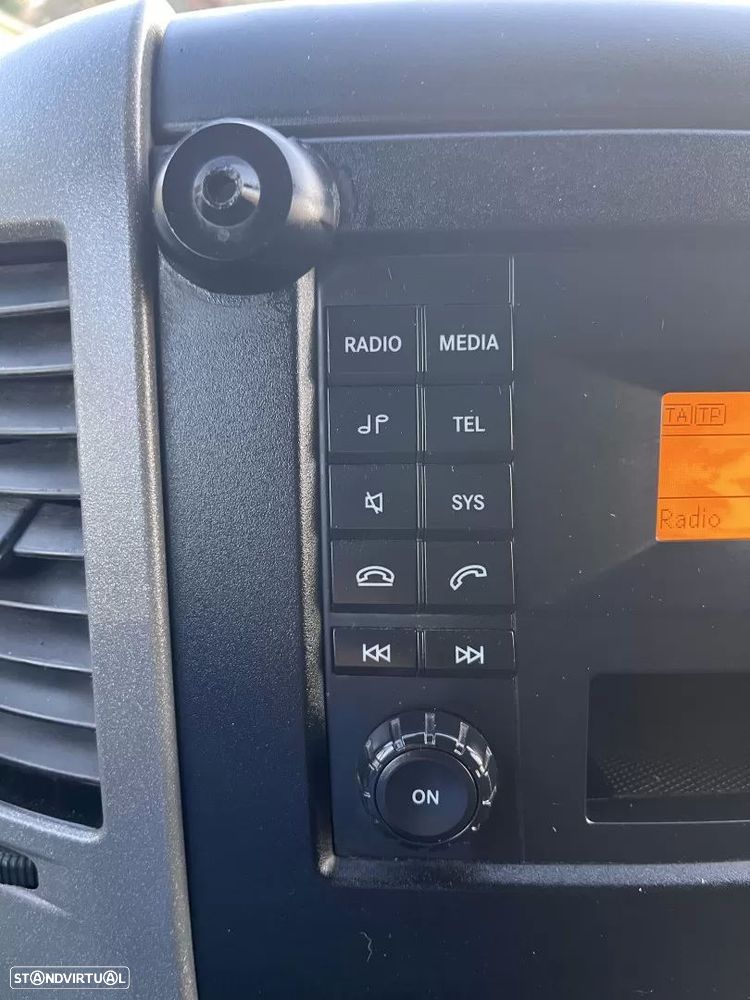Mercedes-Benz sprinter 310 cdi longa automática - 24