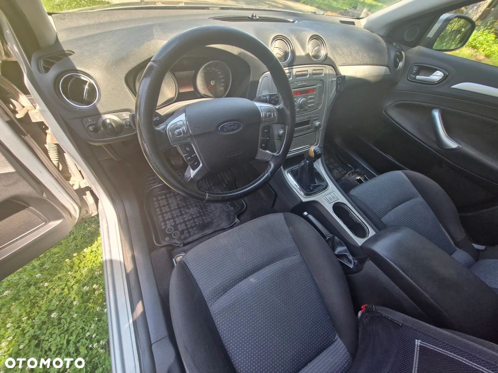 Ford Mondeo 2.0 Ambiente - 5