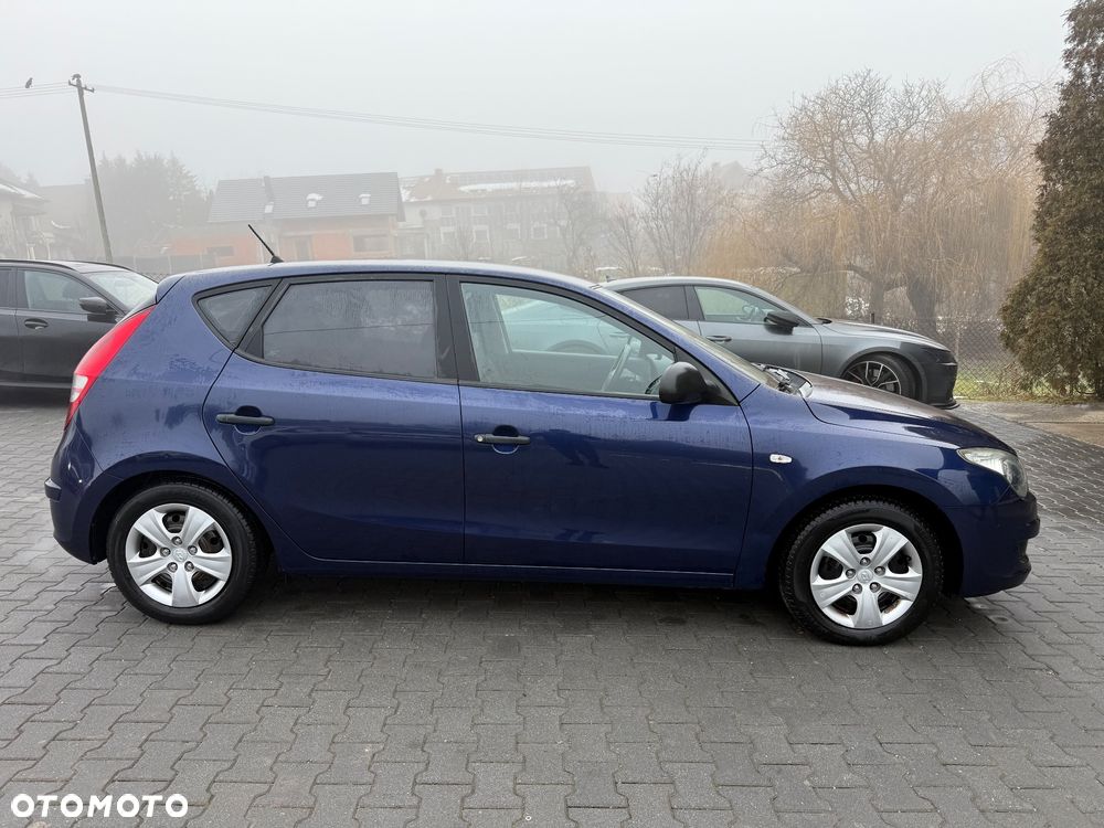 Hyundai i30 1.4 Base + - 4