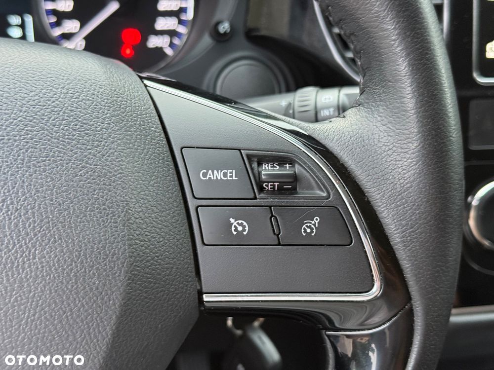 Mitsubishi Outlander 2.0 2WD Diamant - 17