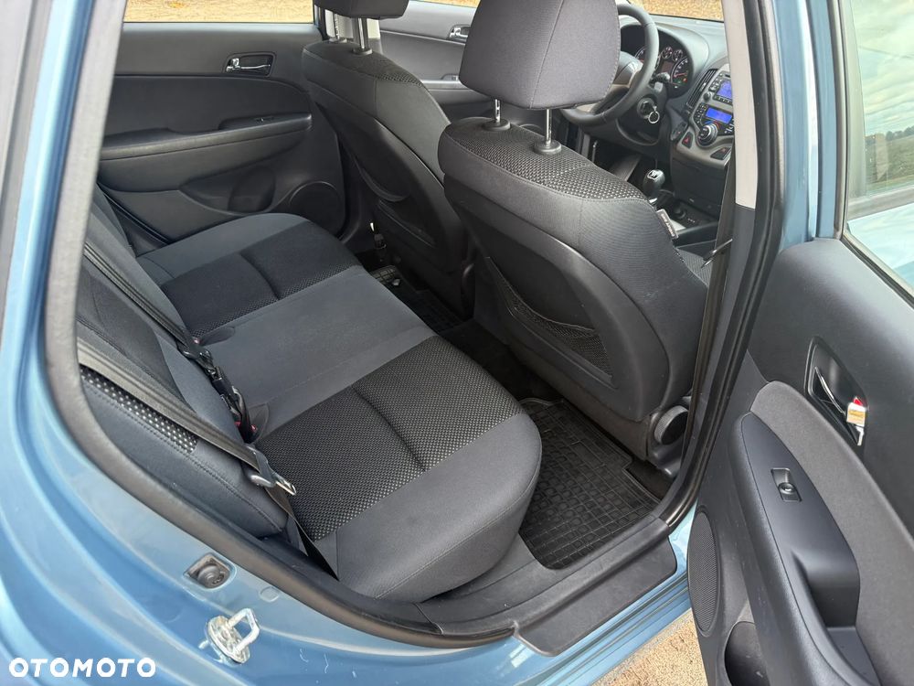 Hyundai i30 1.6 Comfort - 16