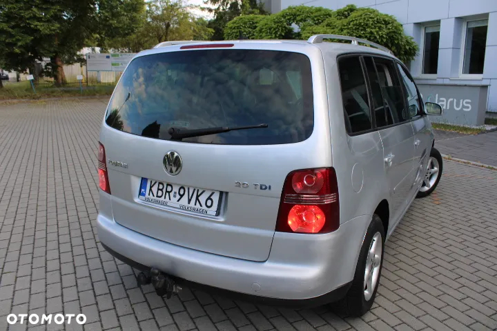 Volkswagen Touran 2.0 TDI Highline DSG - 6