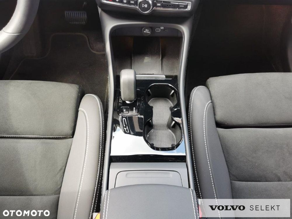 Volvo XC 40 - 18