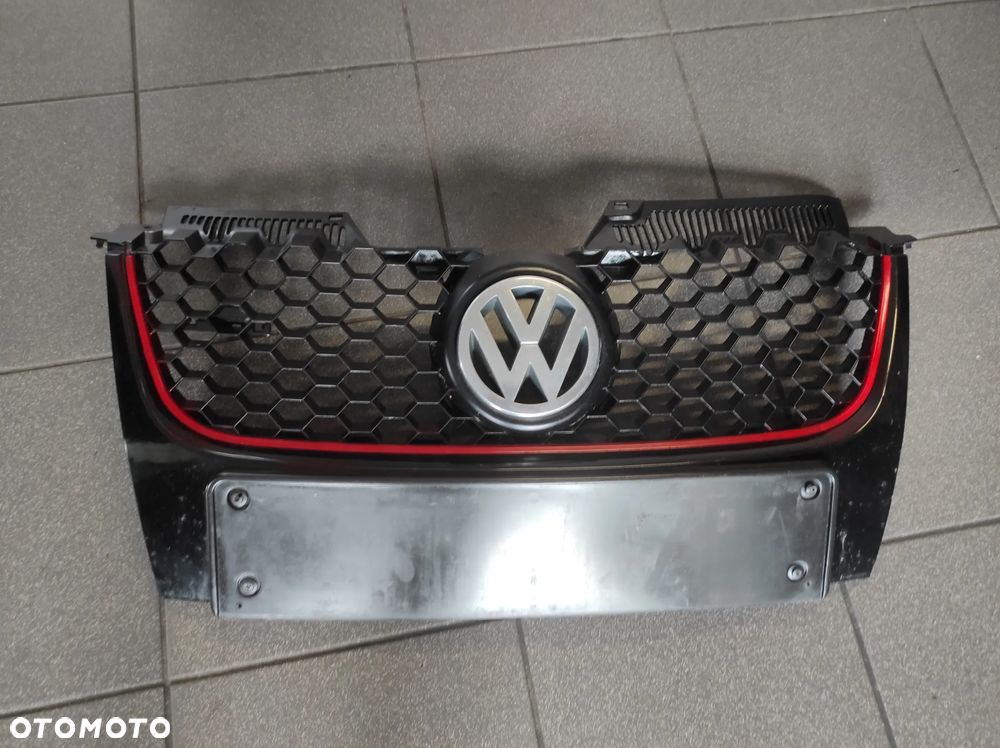 VW GOLF 5 GTI 1K0 ATRAPA LOGO CHROM PLASTER MIODU WYSYŁKA !!!