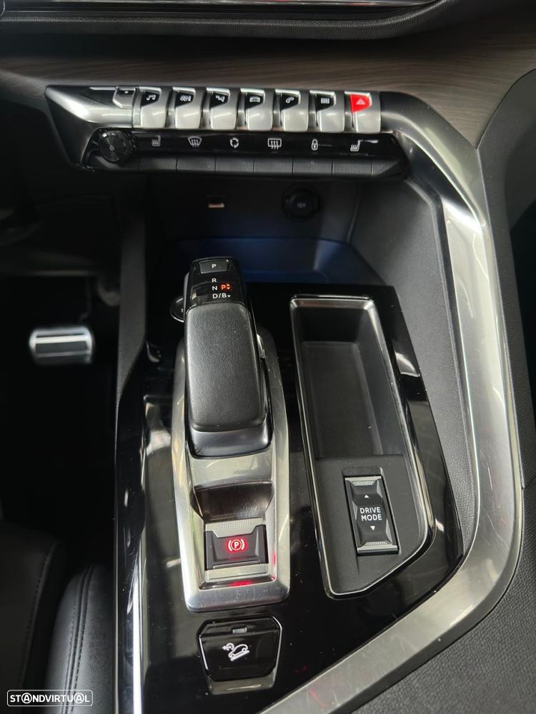 Peugeot 3008 1.6 Hybrid4 GT Line e-EAT8 - 23