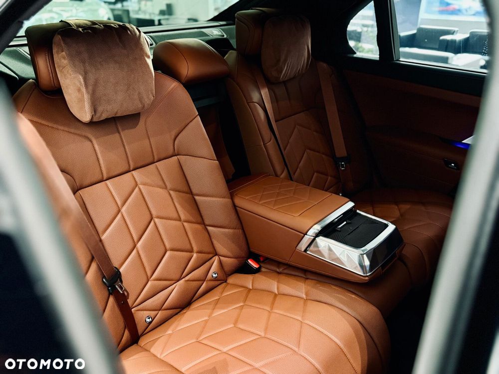 BMW Seria 7 - 15