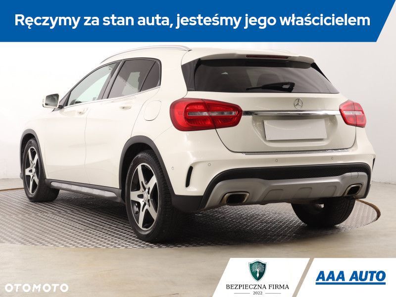 Mercedes-Benz GLA - 6