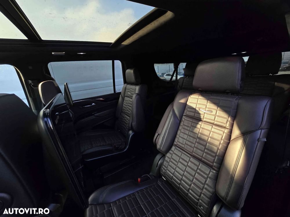 Cadillac Escalade - 16