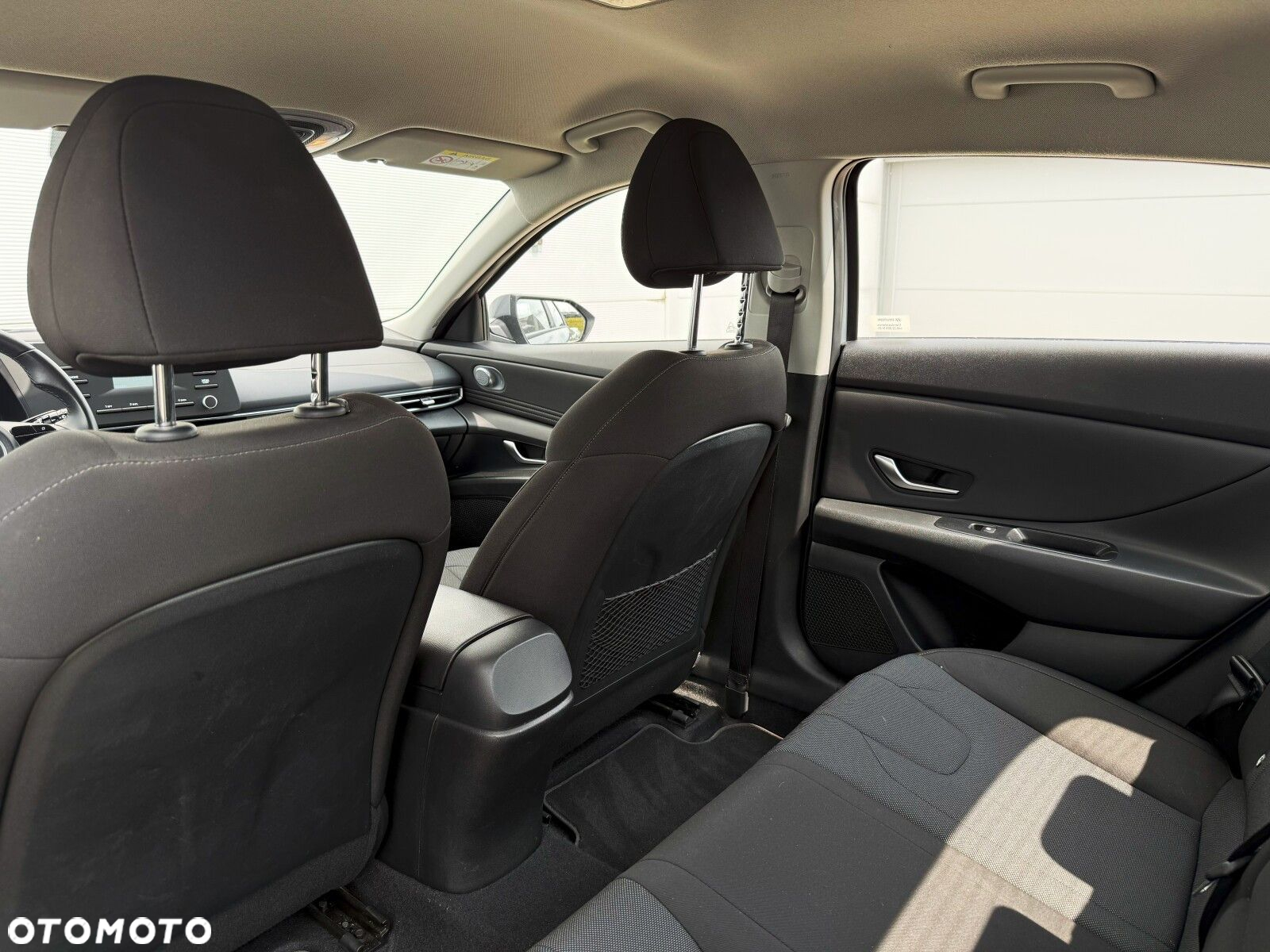 Hyundai Elantra 1.6 Modern CVT - 26